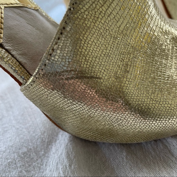 Michael Kors solid gold heels, size 7, leather upper - Picture 4 of 8